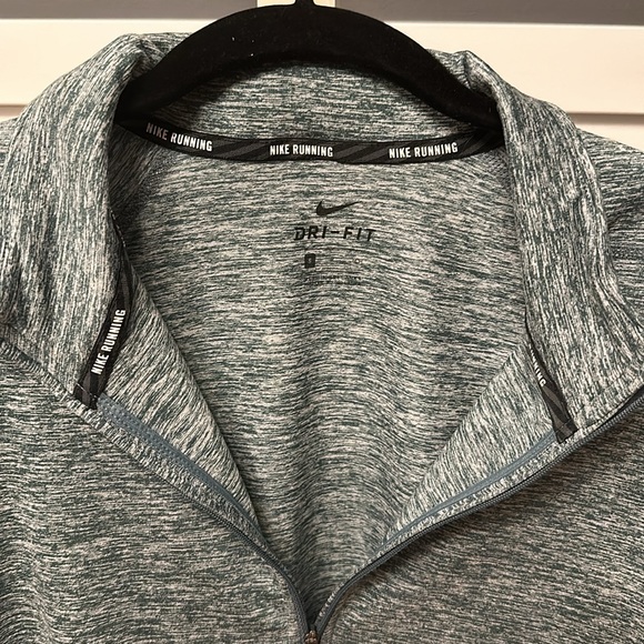 Nike Dri-Fit Running Half Zip - Picture 2 of 4